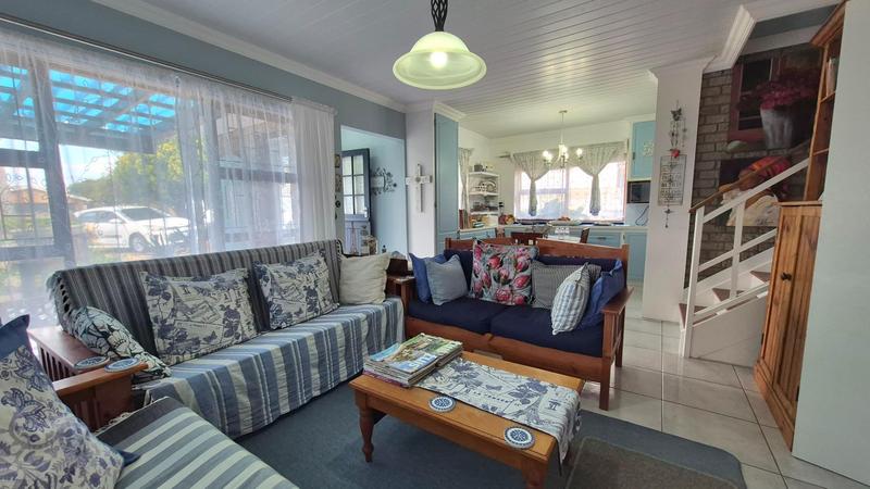 4 Bedroom Property for Sale in Hartenbos Heuwels Western Cape